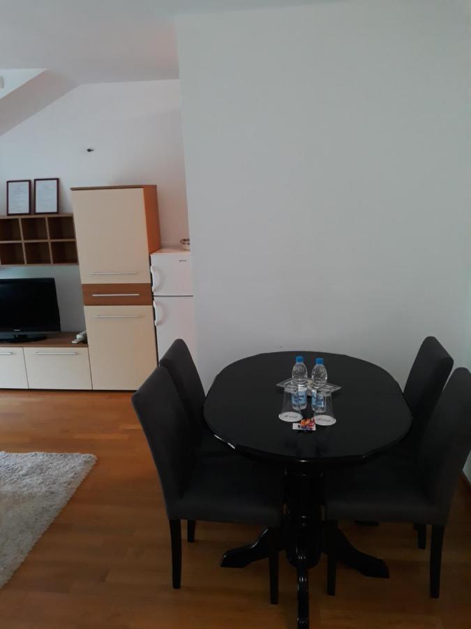 Ferienwohnung Apartman Romansa Vrnjačka Banja Exterior foto