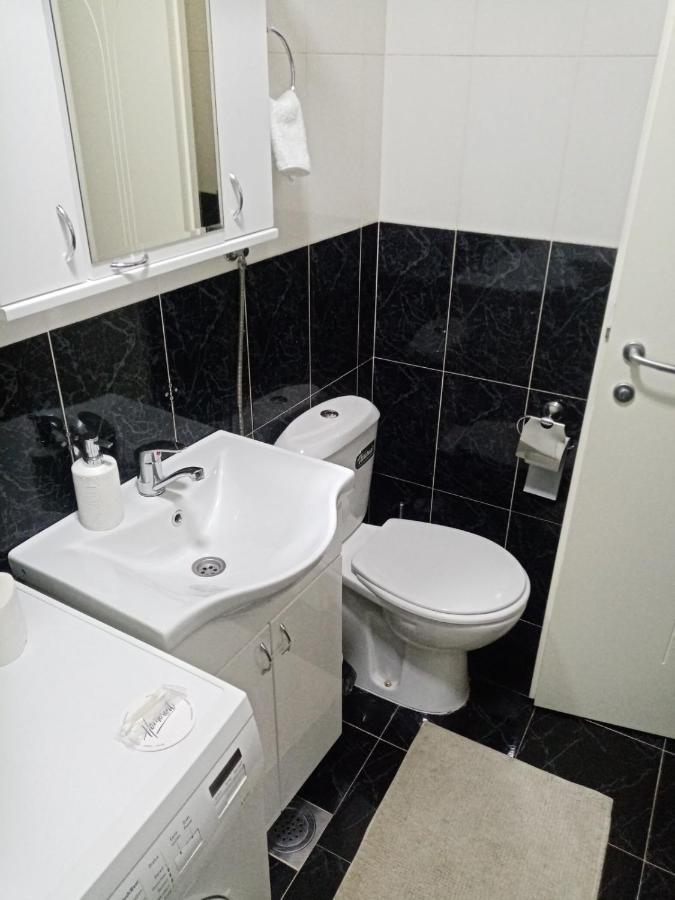 Ferienwohnung Apartman Romansa Vrnjačka Banja Exterior foto